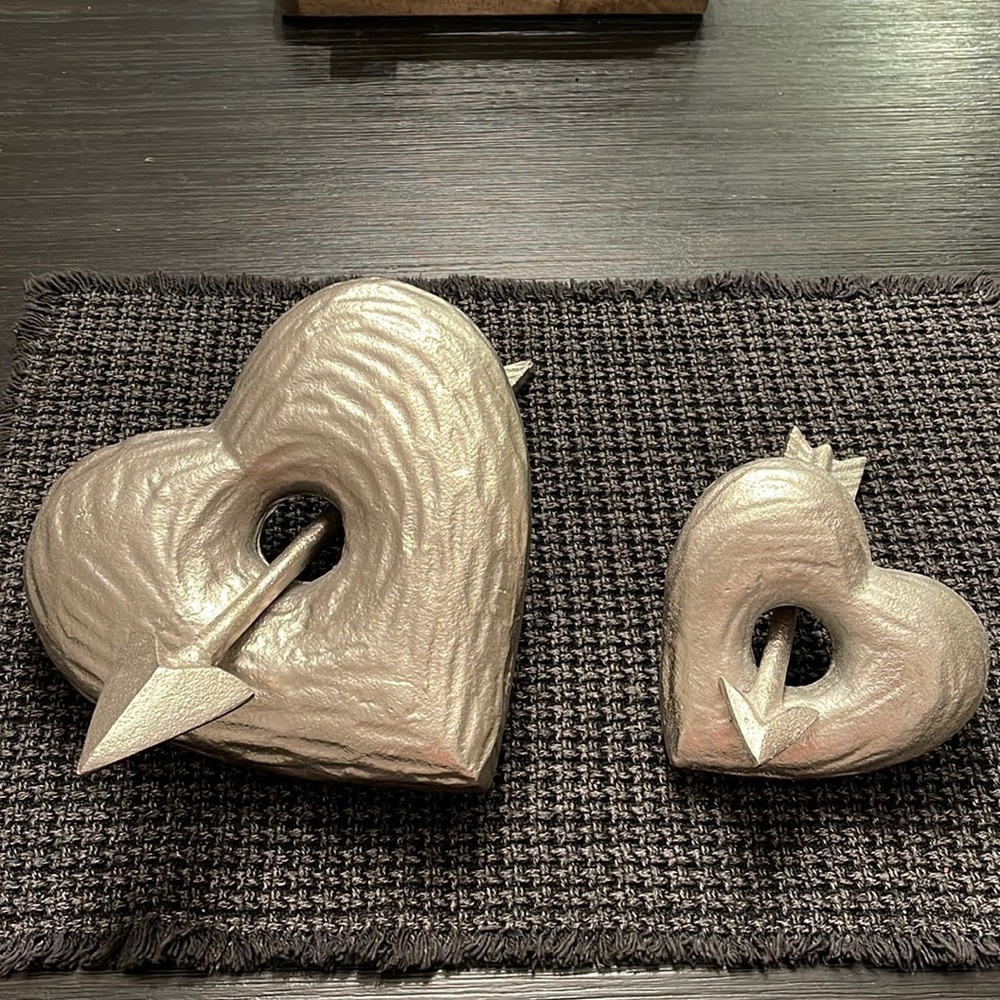 VALENTINE'S DAY - 3D large and small heart with arrow decor